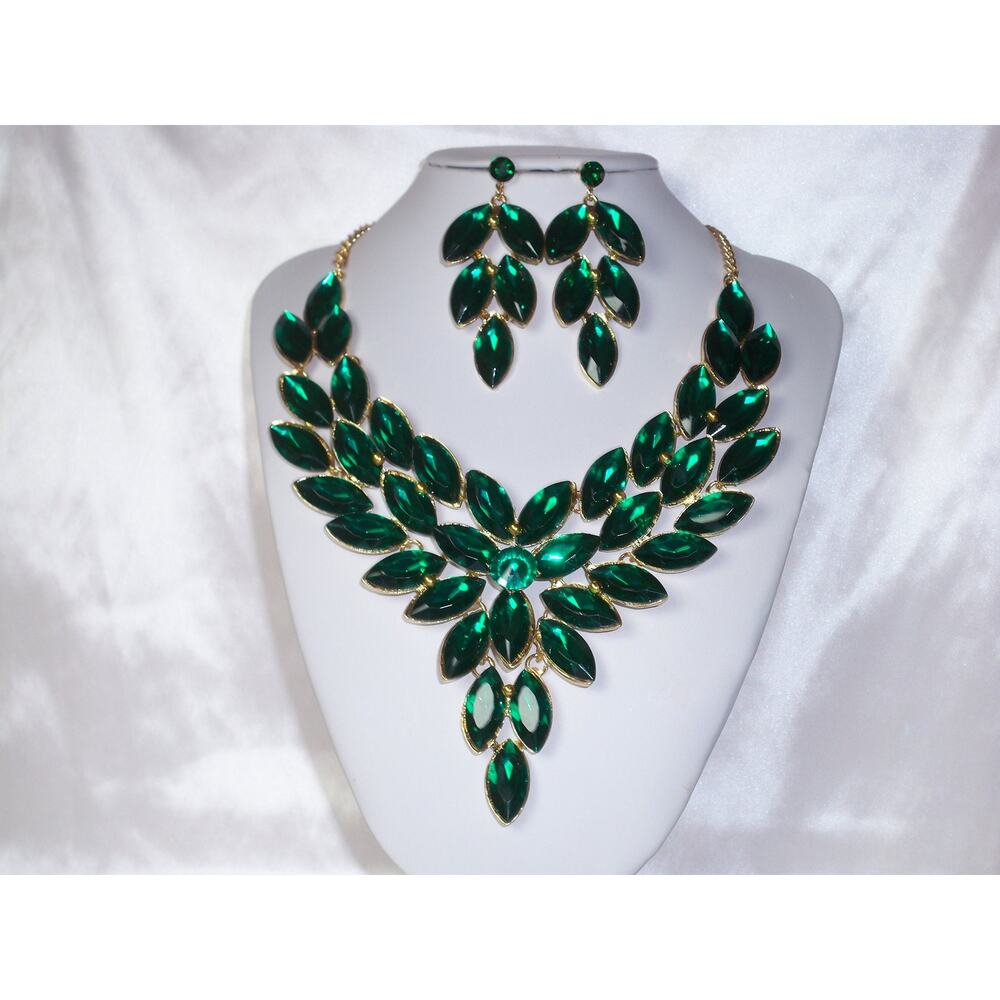 emerald green 4 pc. necklace set, wedding MOB bridal drag queen party necklace